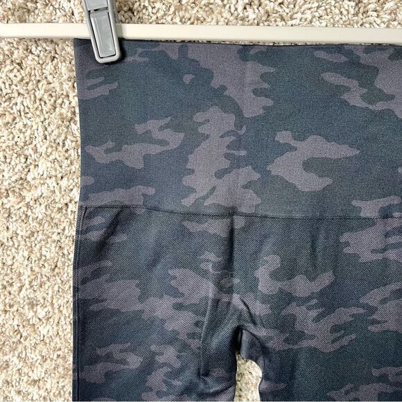 Spanx Leggings Women’s Small Black & Gray Camouflage Look At Me Now Seamless - Picture 3 of 6